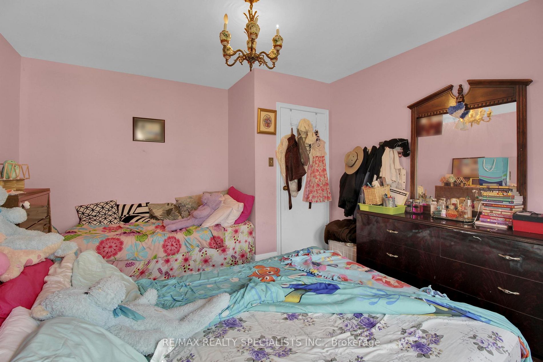 27 Garratt Blvd