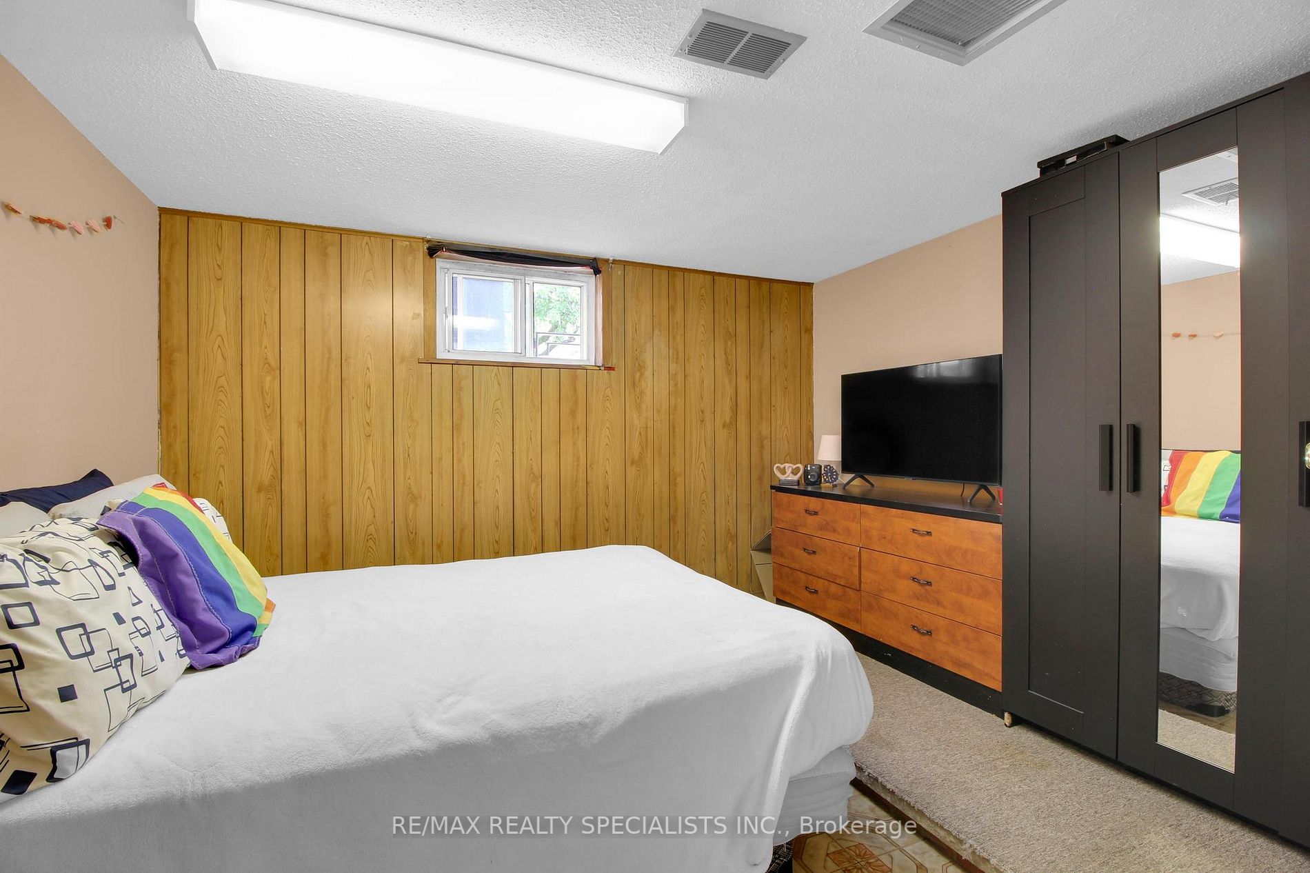 27 Garratt Blvd