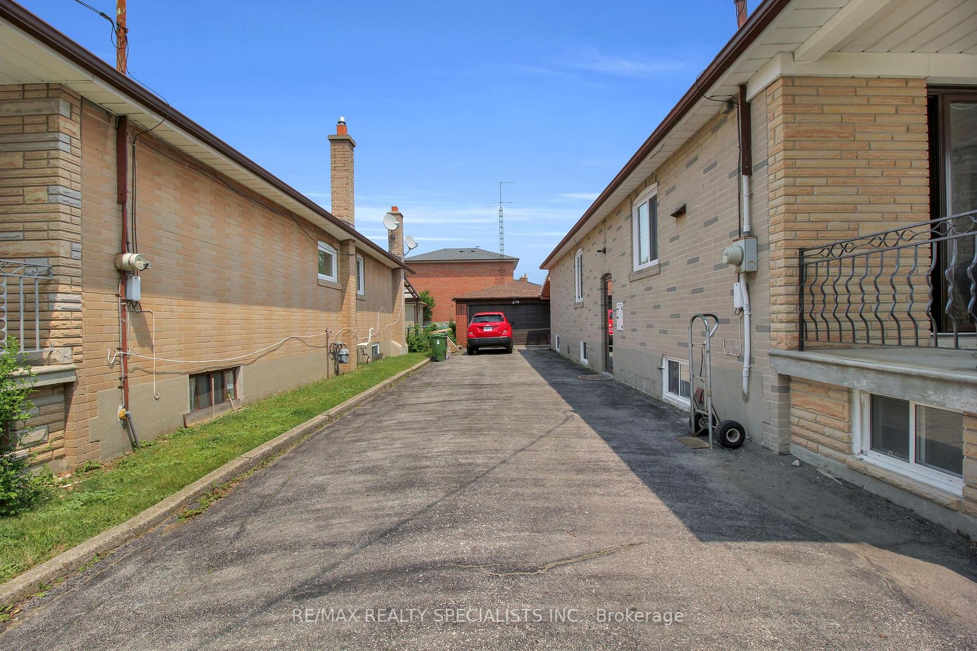 27 Garratt Blvd