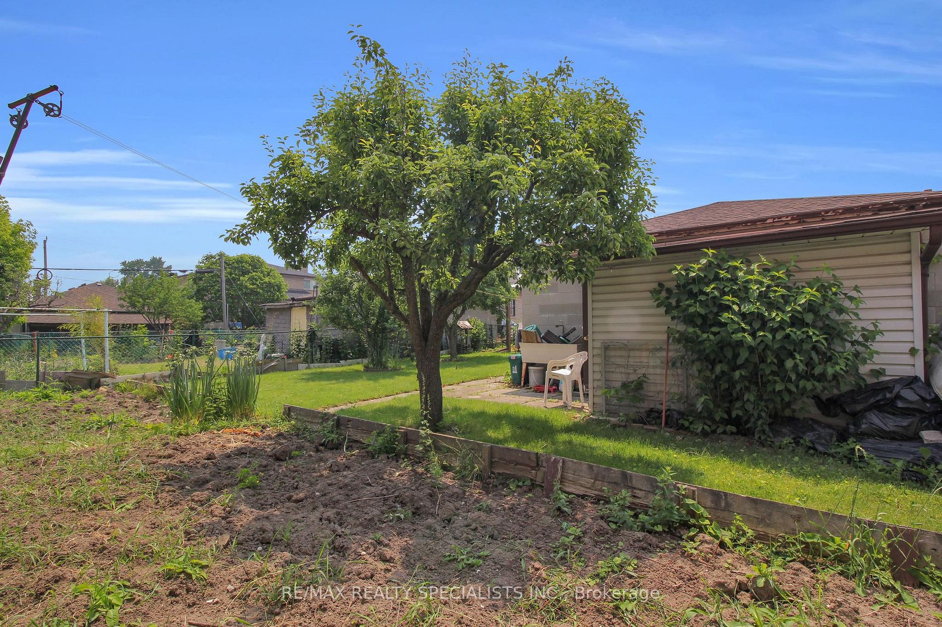 27 Garratt Blvd