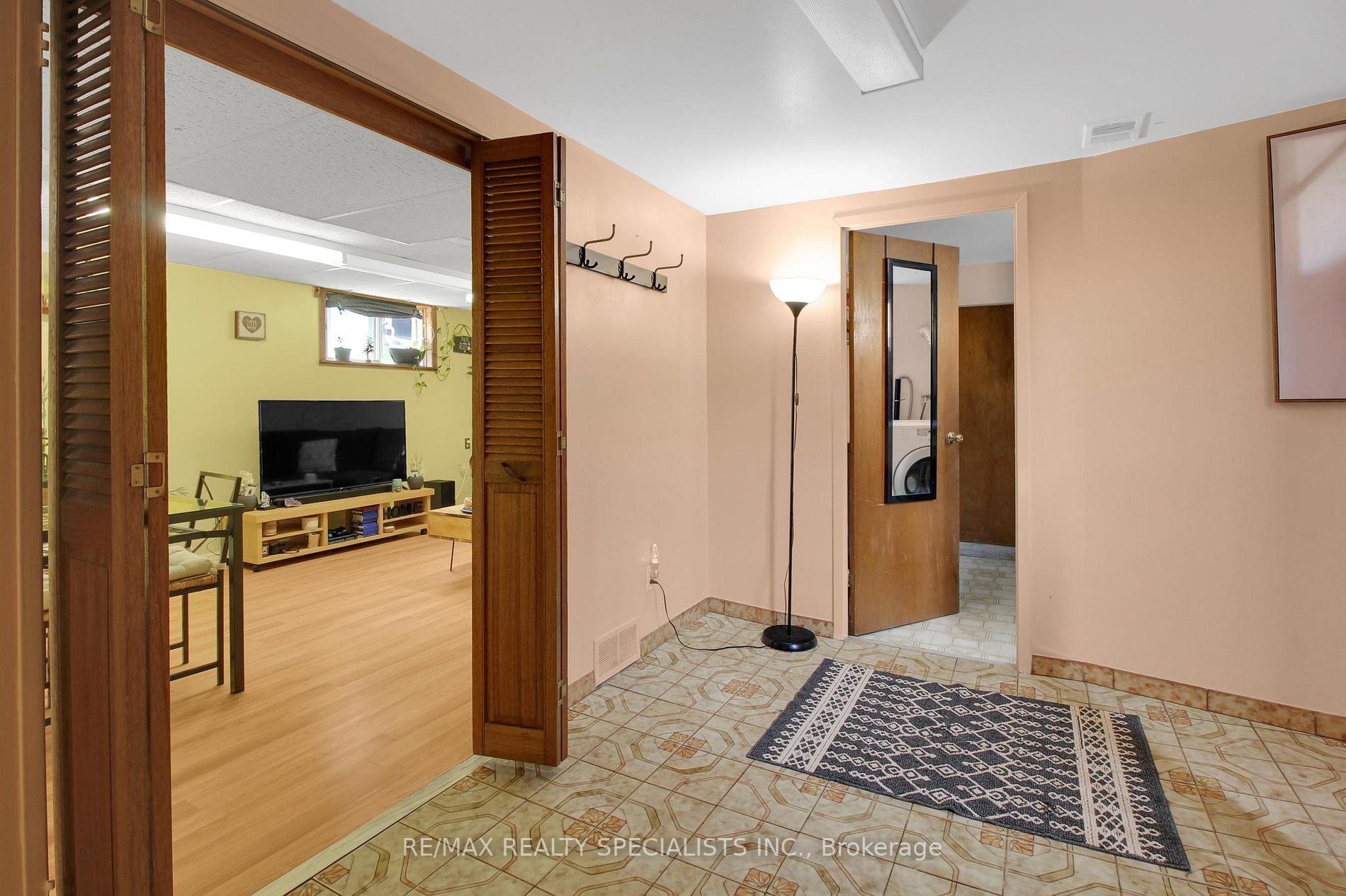 27 Garratt Blvd