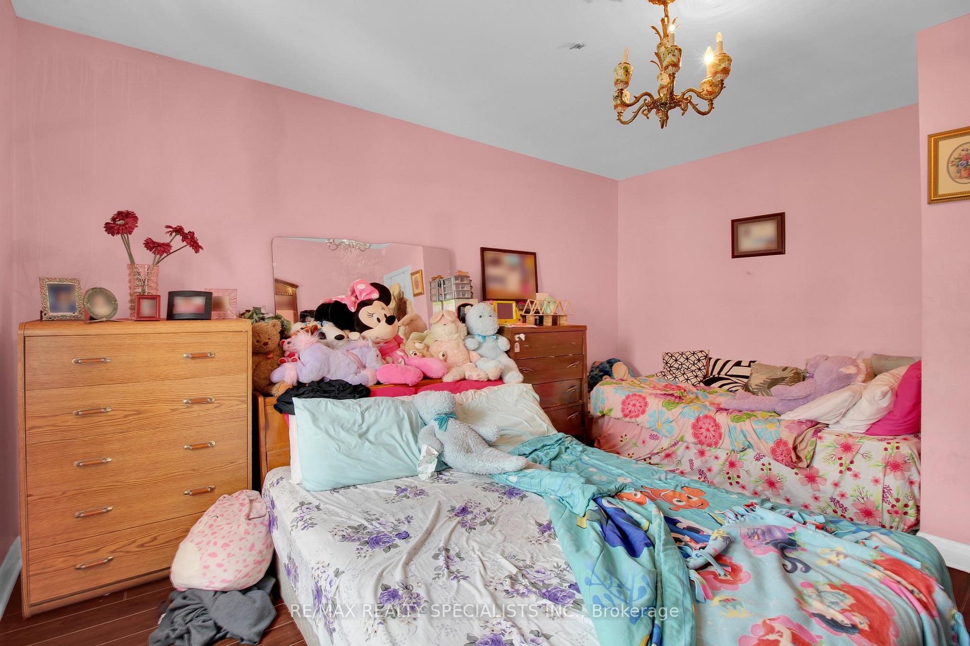 27 Garratt Blvd