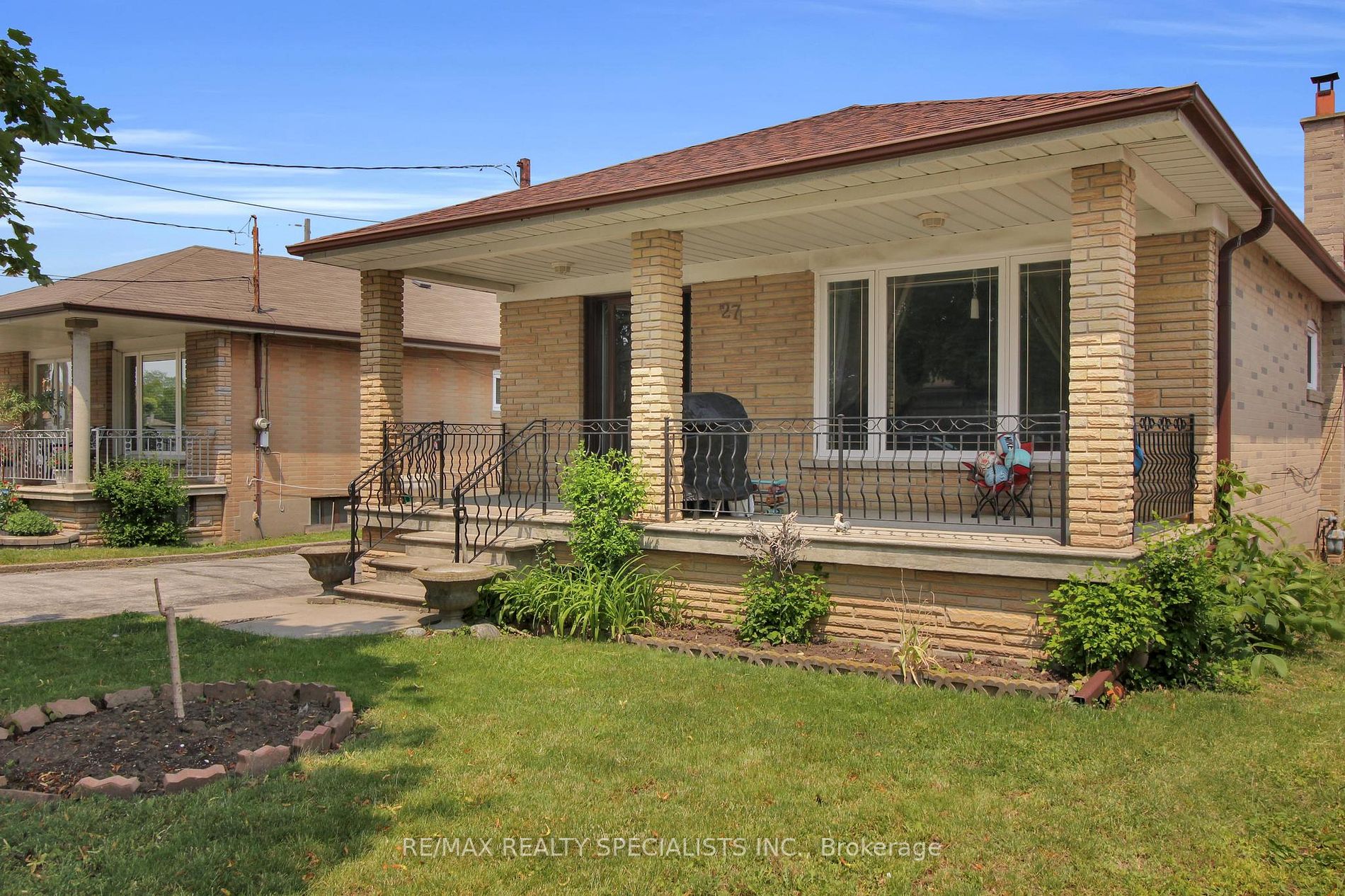 27 Garratt Blvd