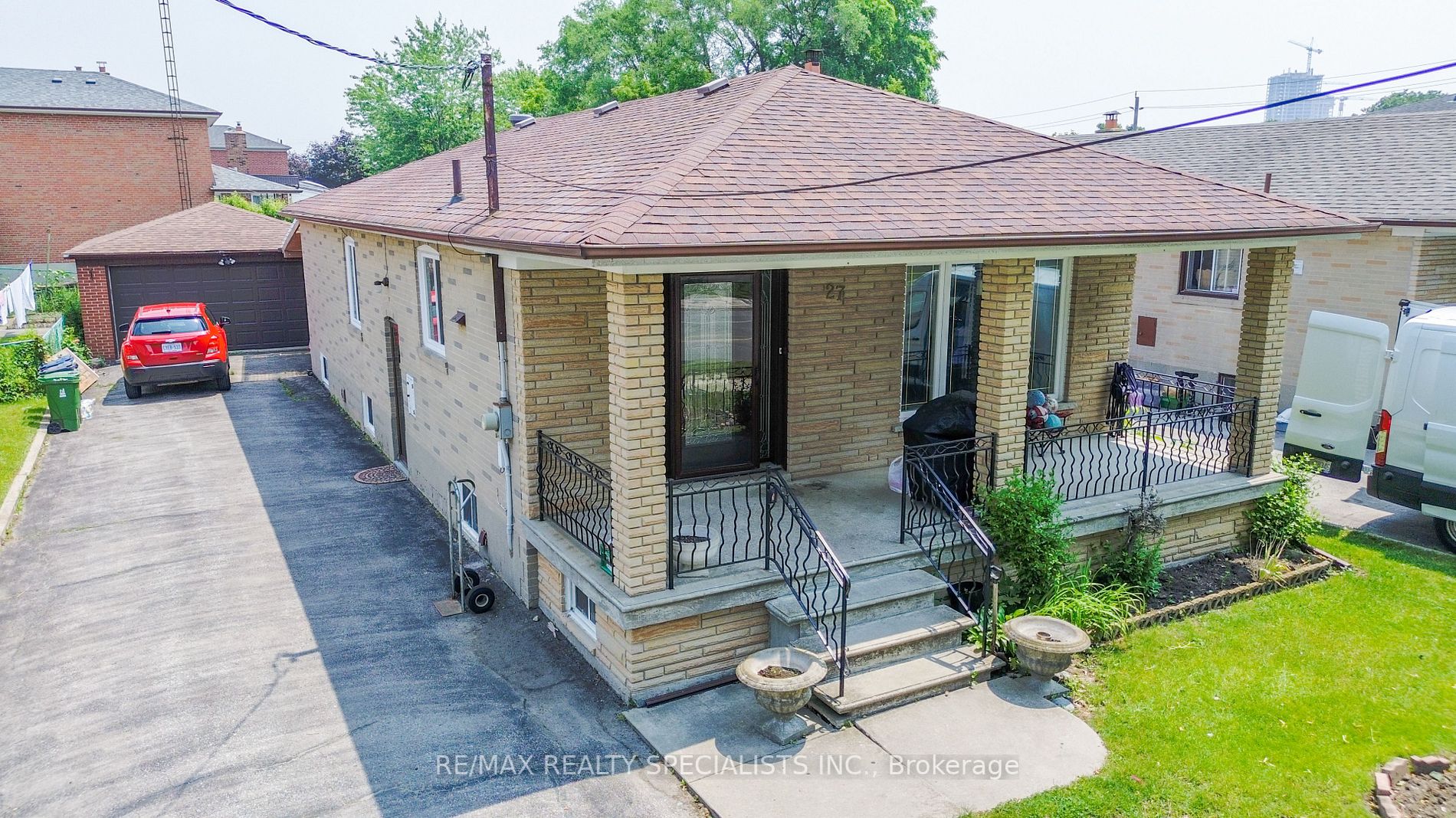 27 Garratt Blvd