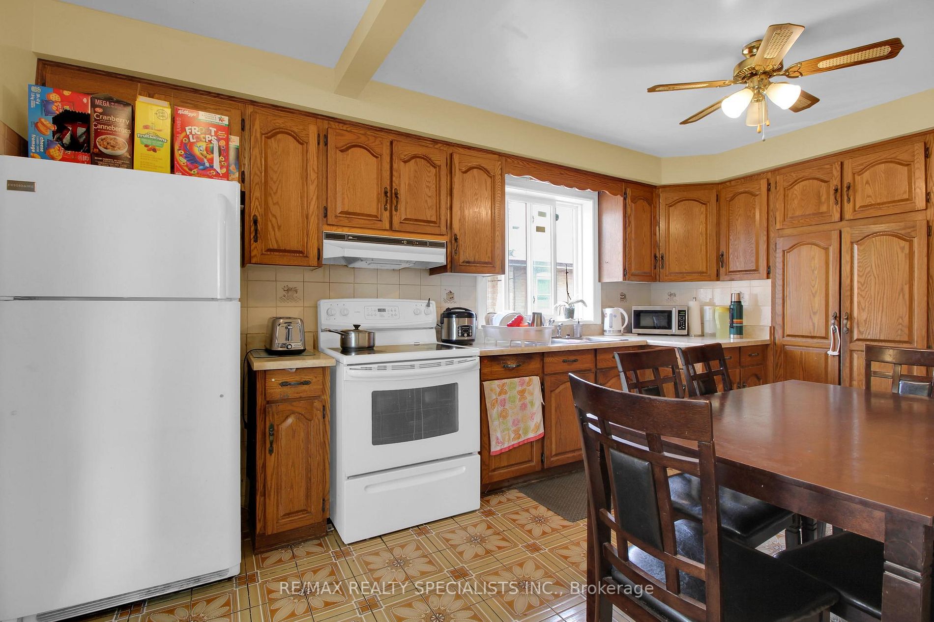 27 Garratt Blvd