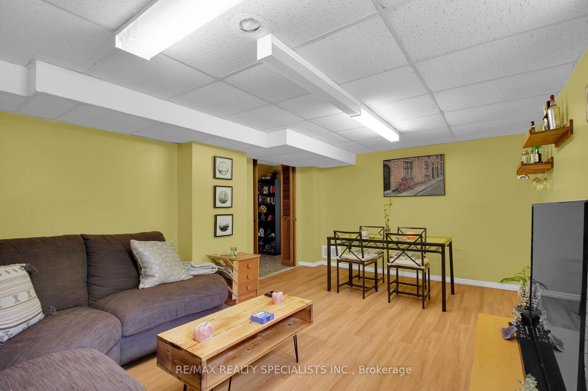 27 Garratt Blvd