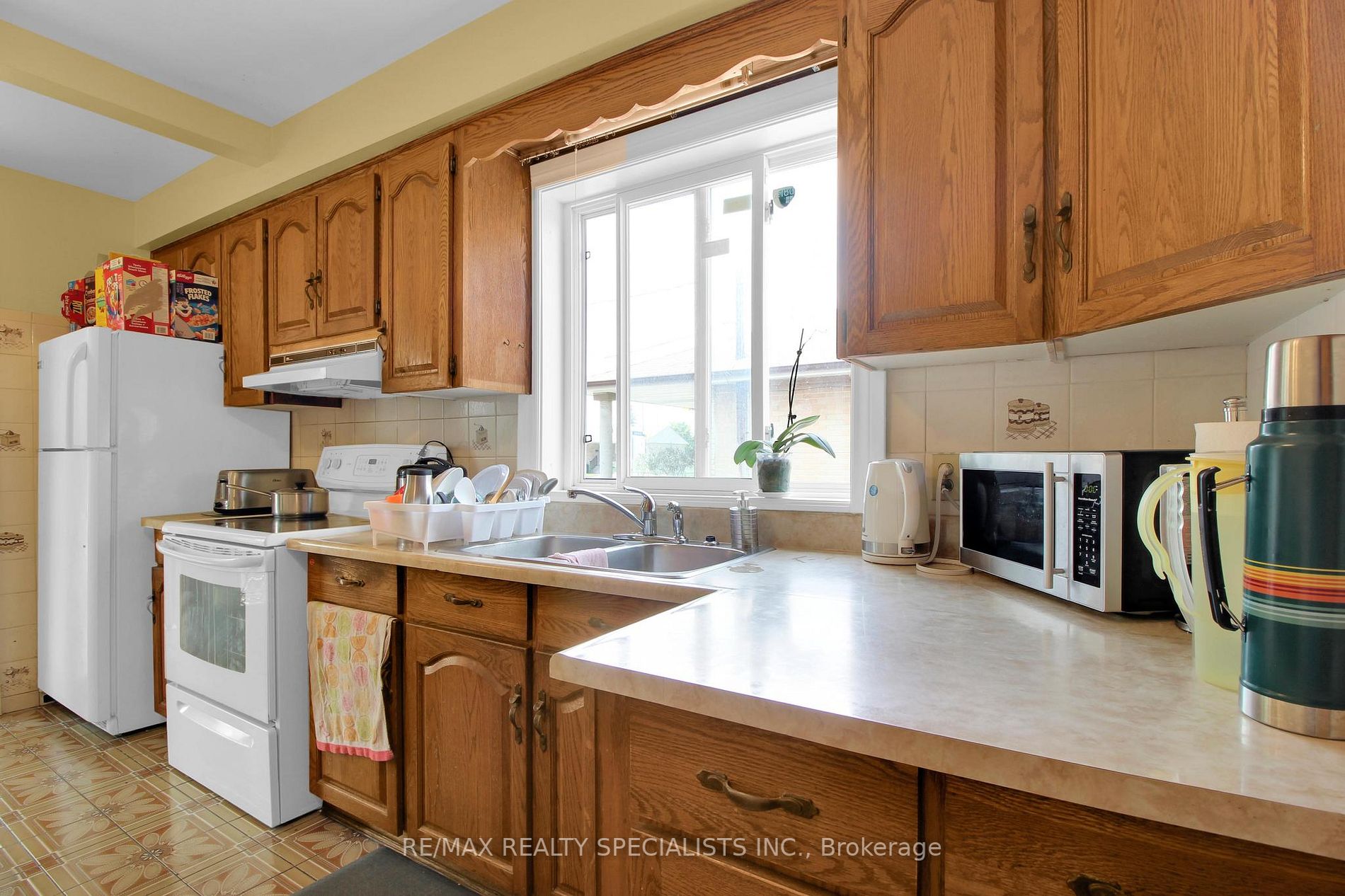 27 Garratt Blvd