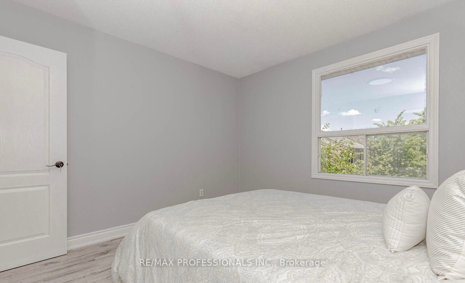 8 Norbrook Cres