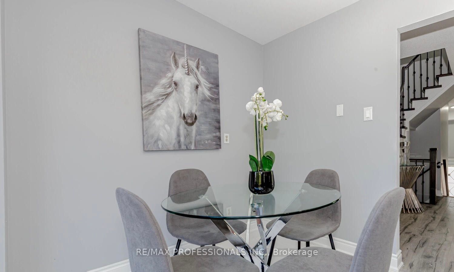 8 Norbrook Cres