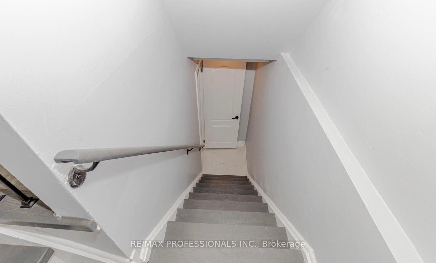 8 Norbrook Cres