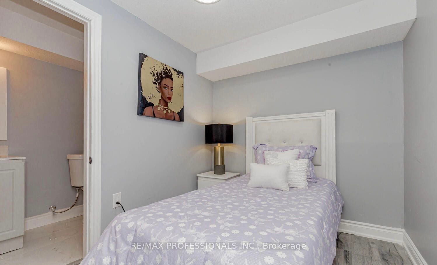 8 Norbrook Cres