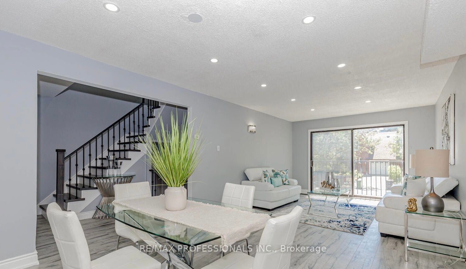 8 Norbrook Cres