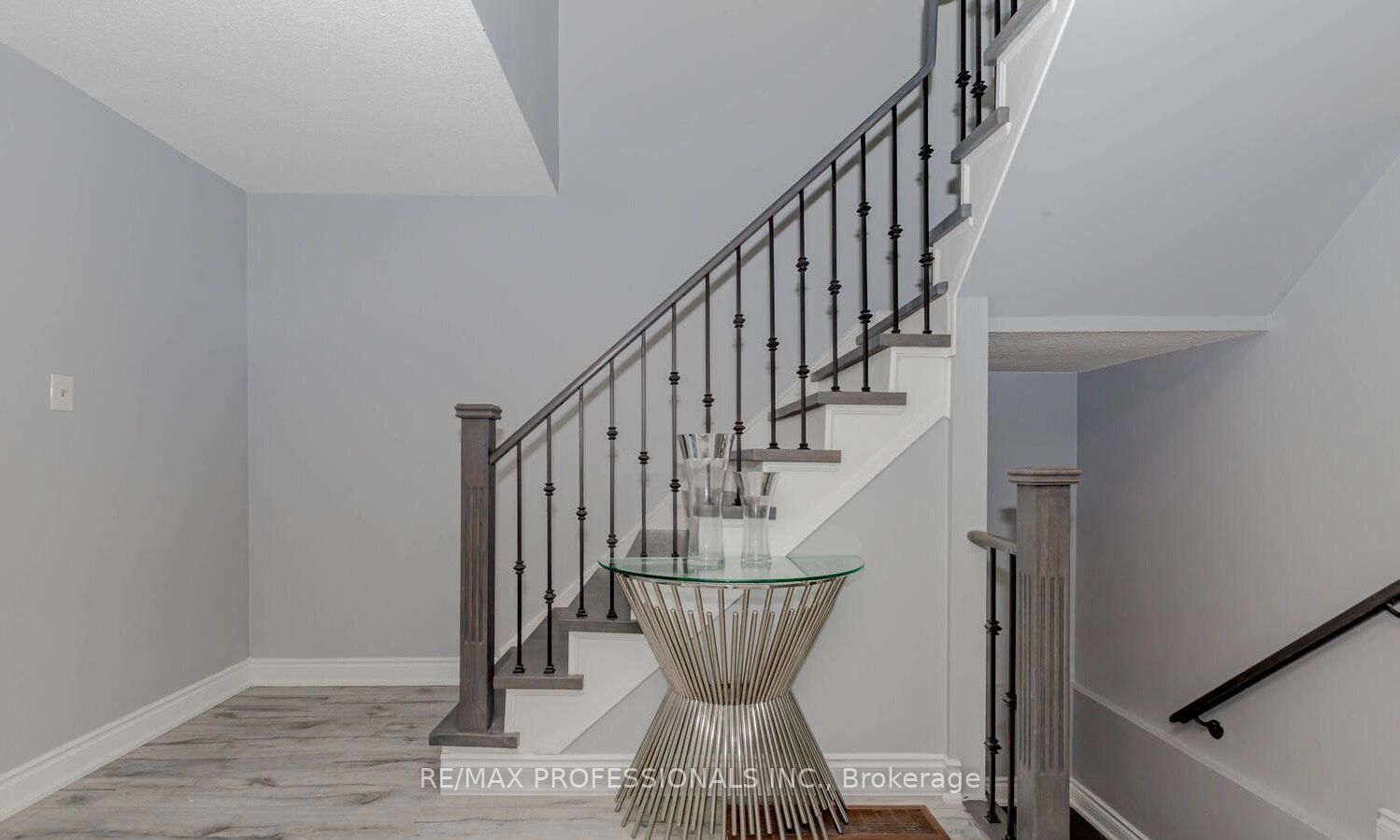 8 Norbrook Cres