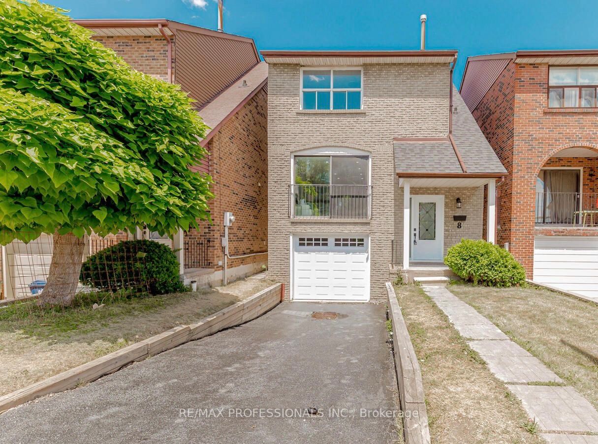 8 Norbrook Cres