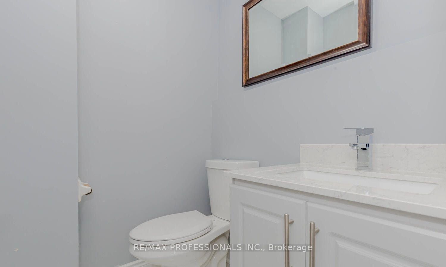 8 Norbrook Cres