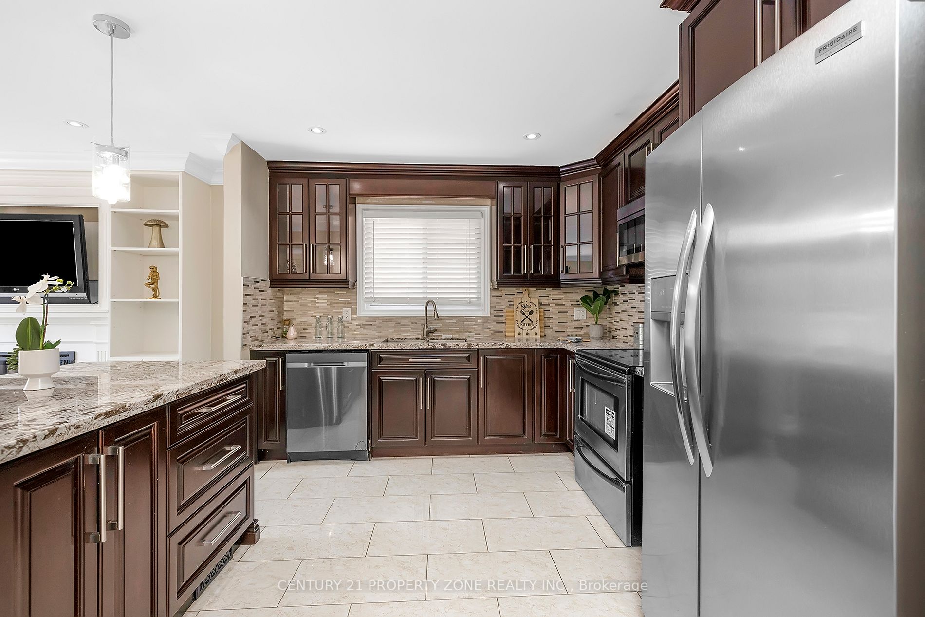 58 Schubert Cres