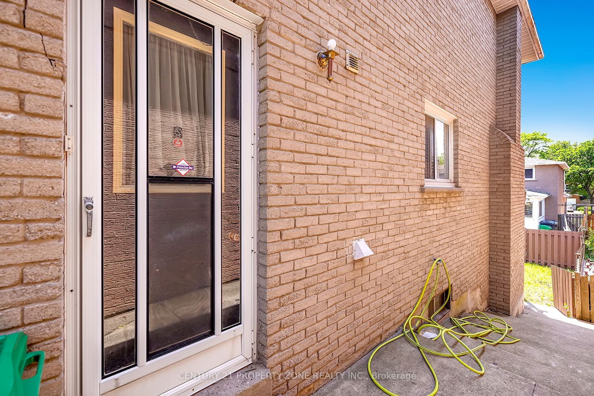 58 Schubert Cres