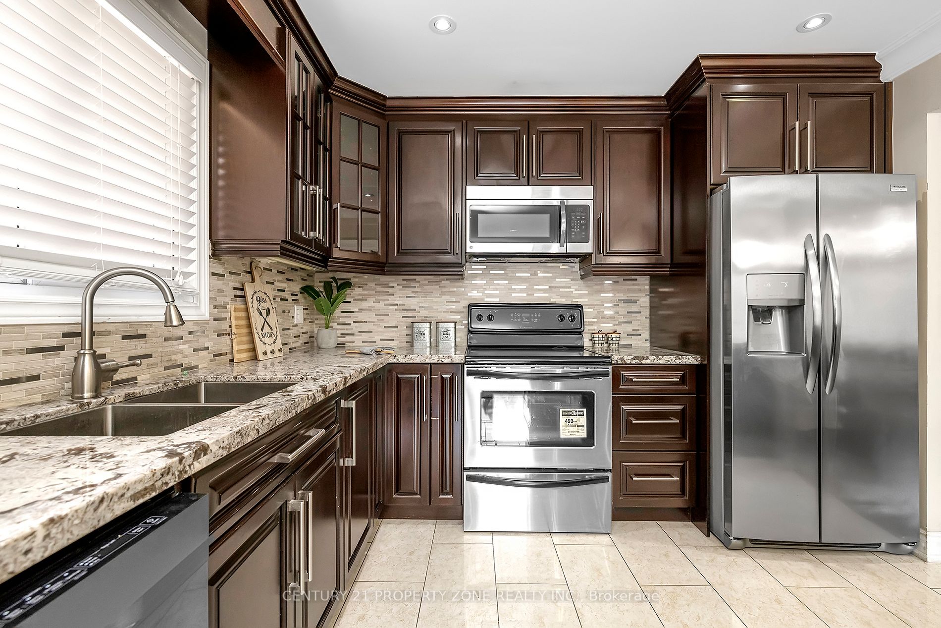 58 Schubert Cres