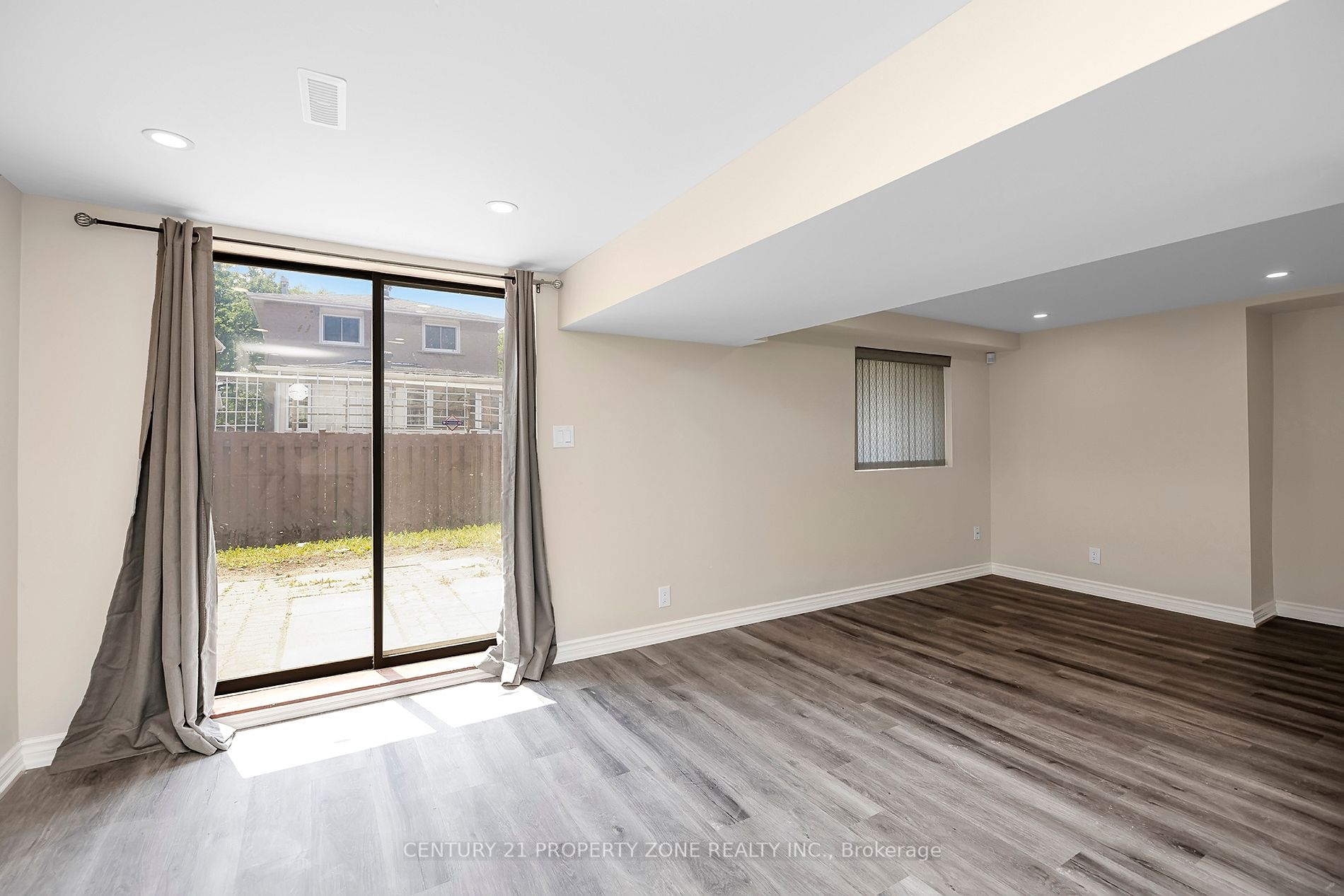 58 Schubert Cres