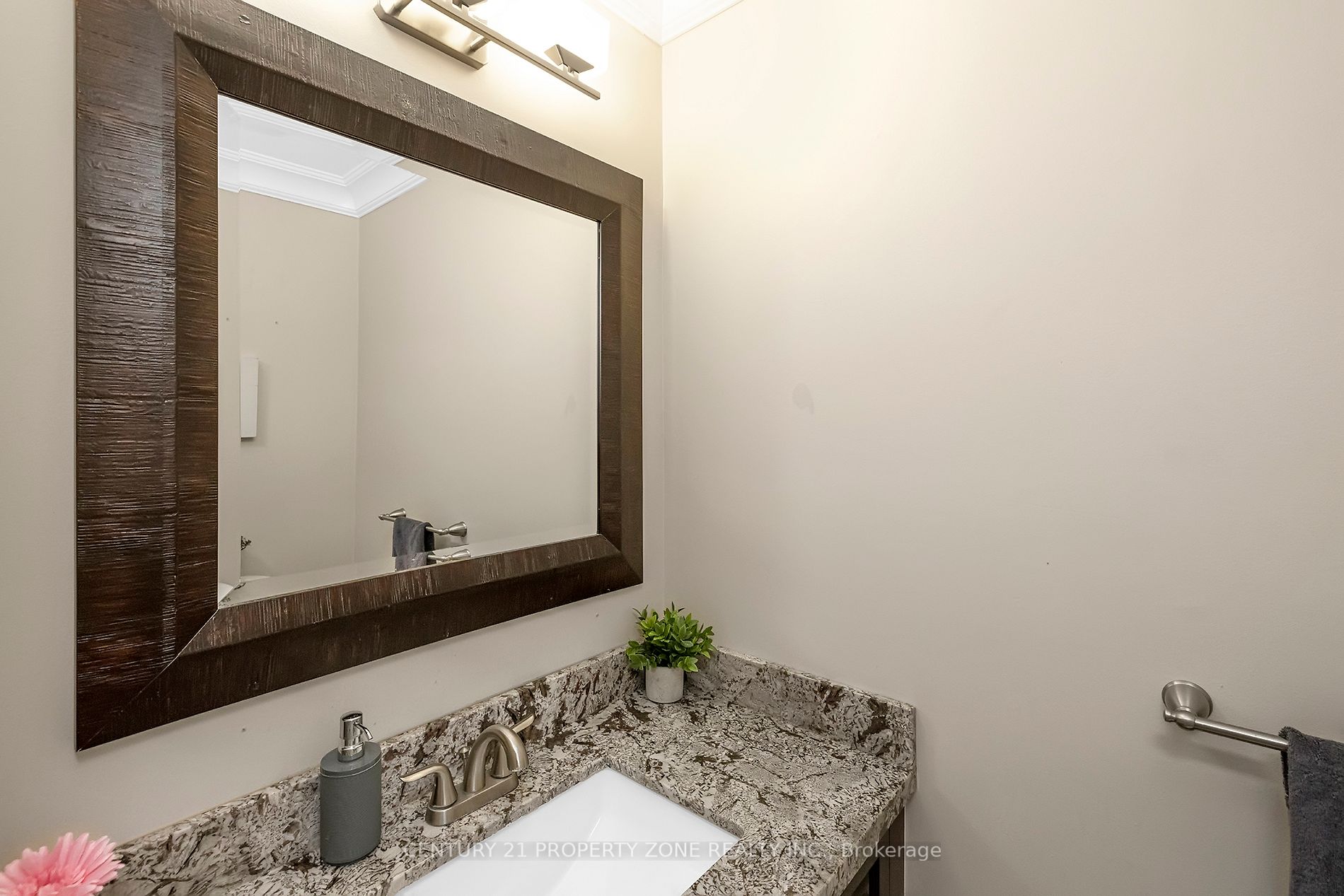 58 Schubert Cres