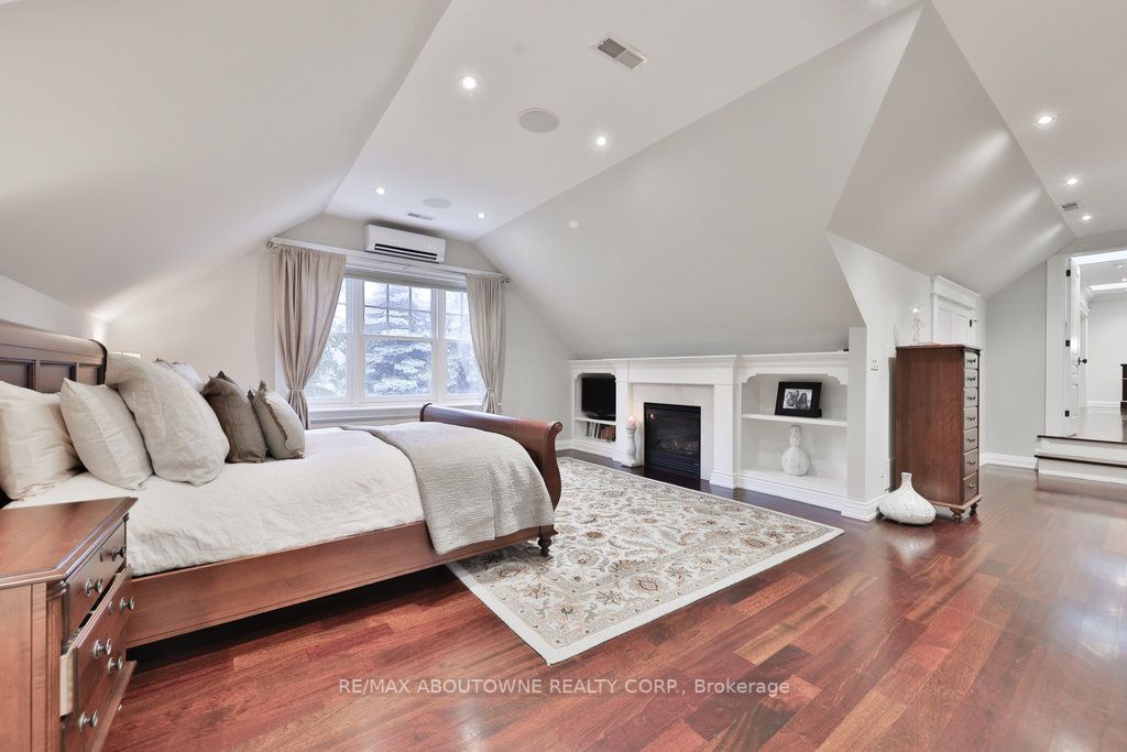 80 Cox Dr