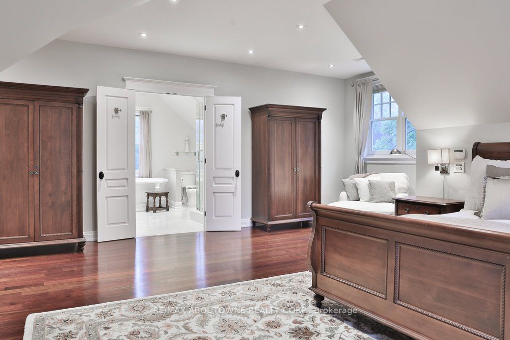 80 Cox Dr