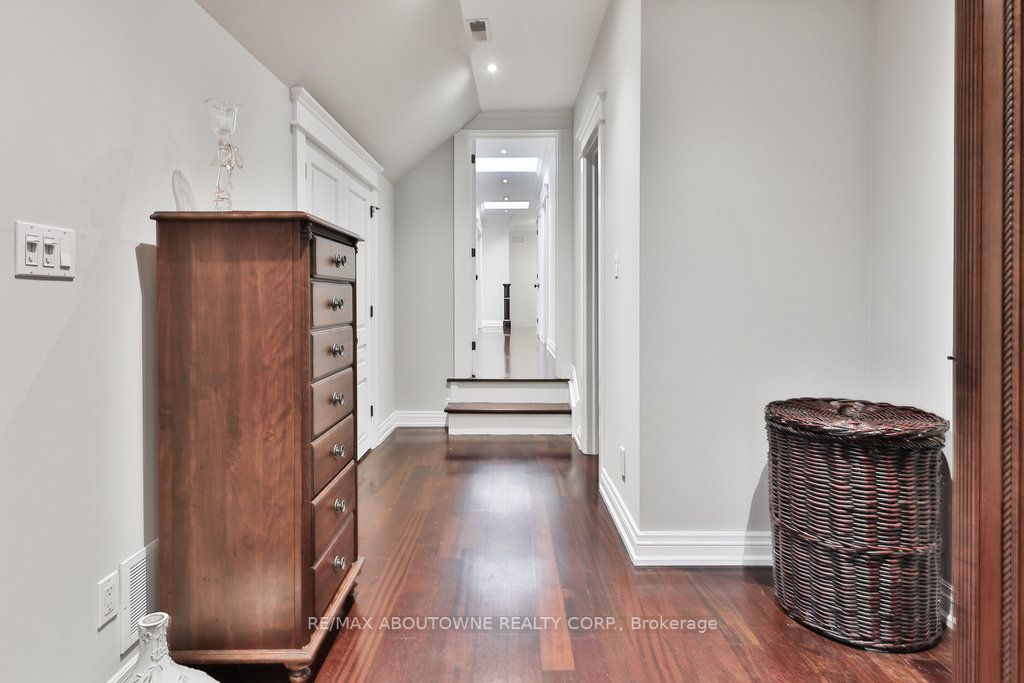 80 Cox Dr