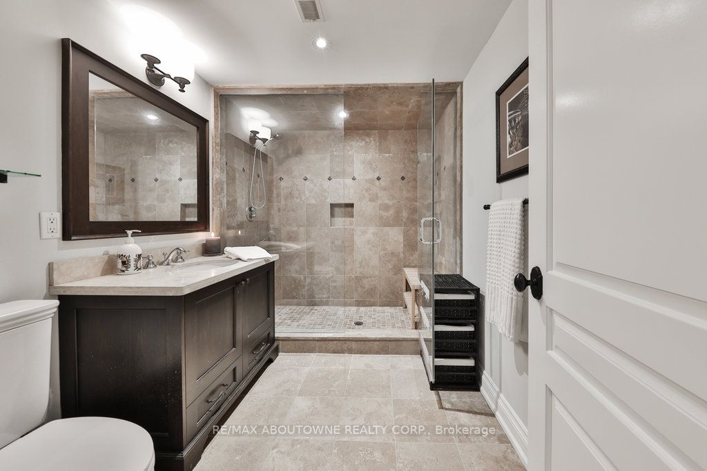 80 Cox Dr