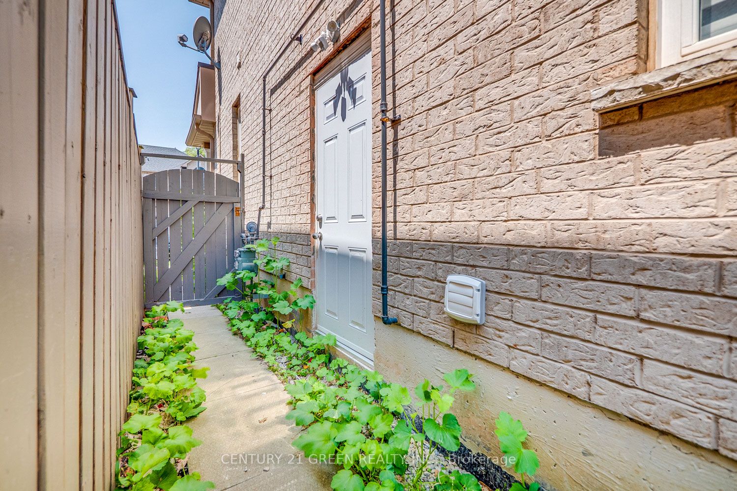 255 Fasken Court