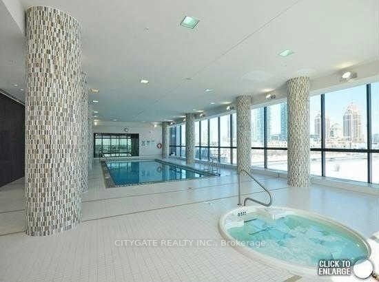 17 Zorra St, #1607