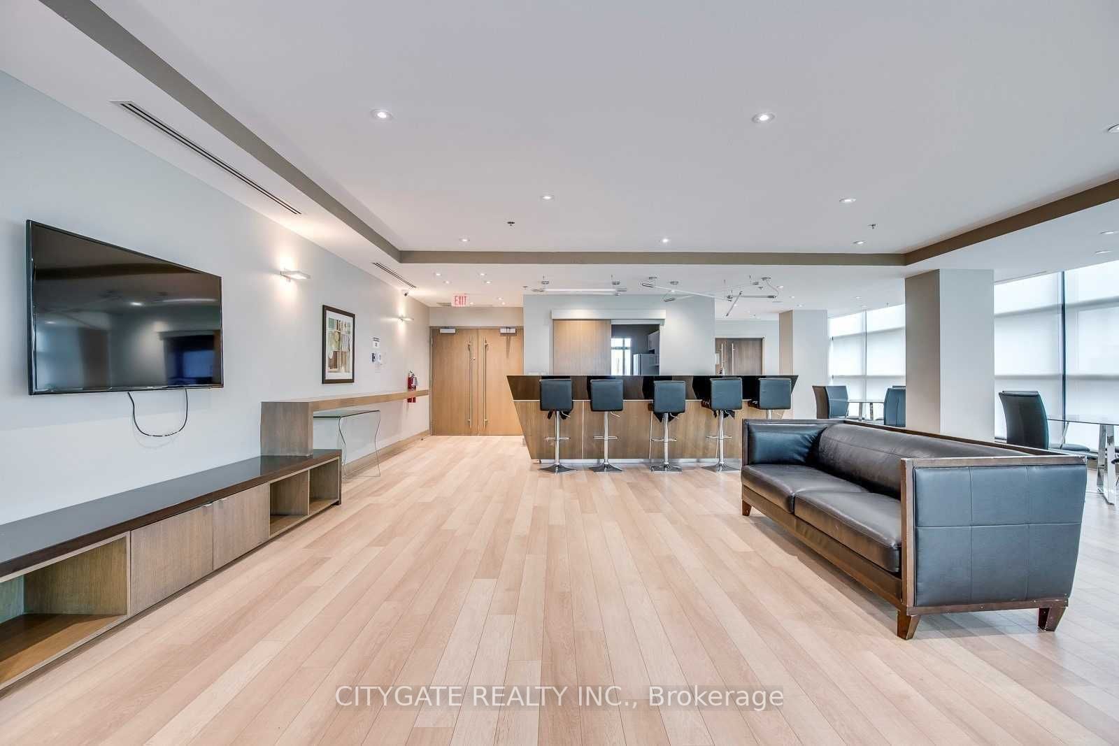 17 Zorra St, #1607