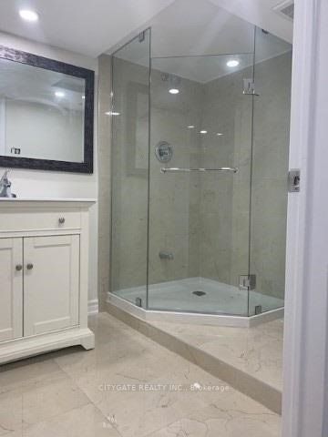 542 guelph Street, ##B