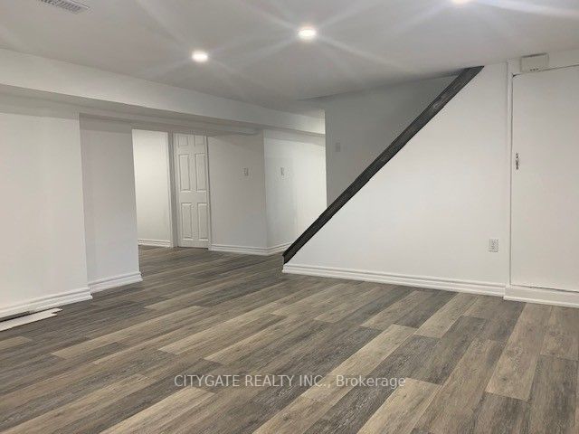 542 guelph Street, ##B