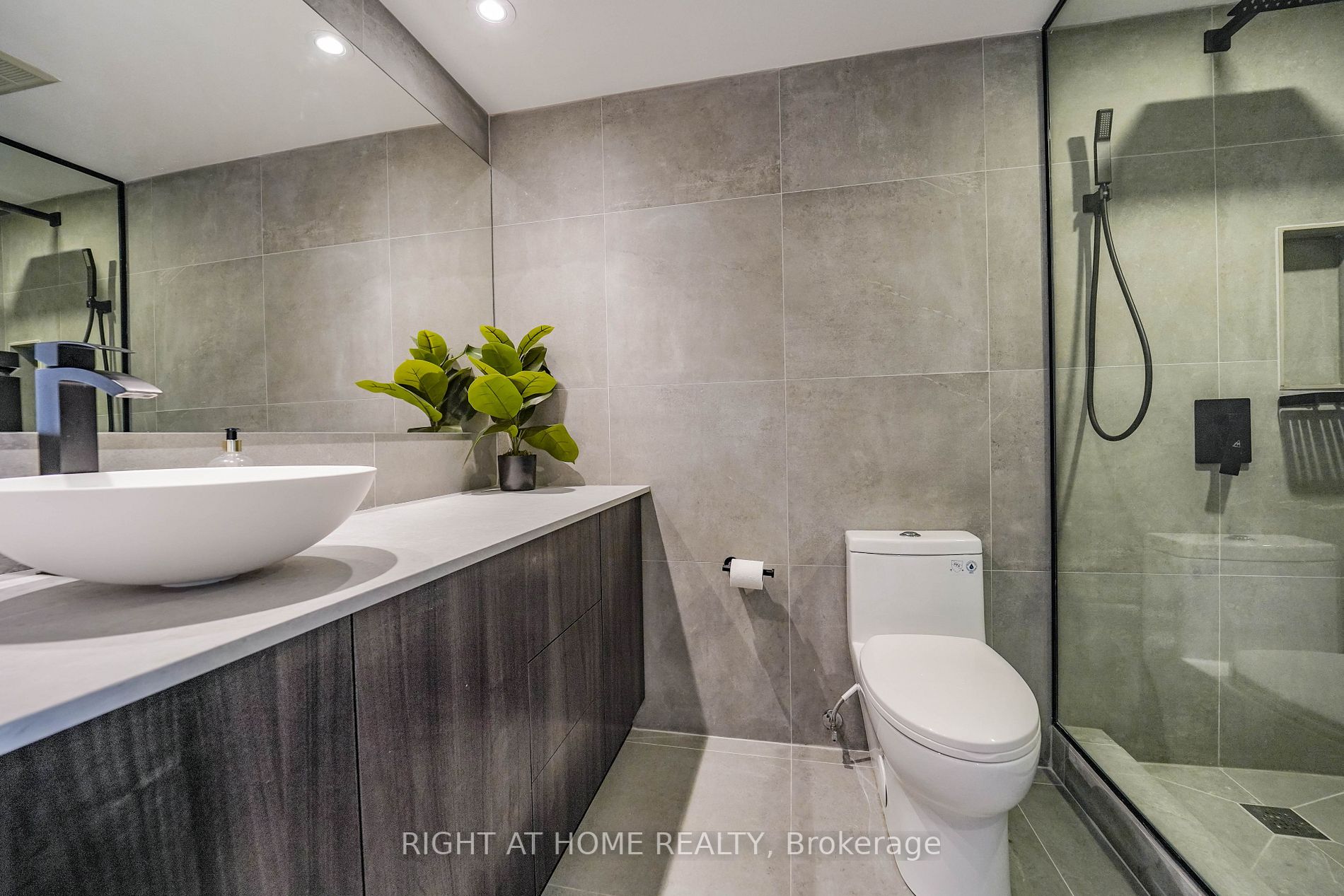 1 Palace Pier Crt, #3906
