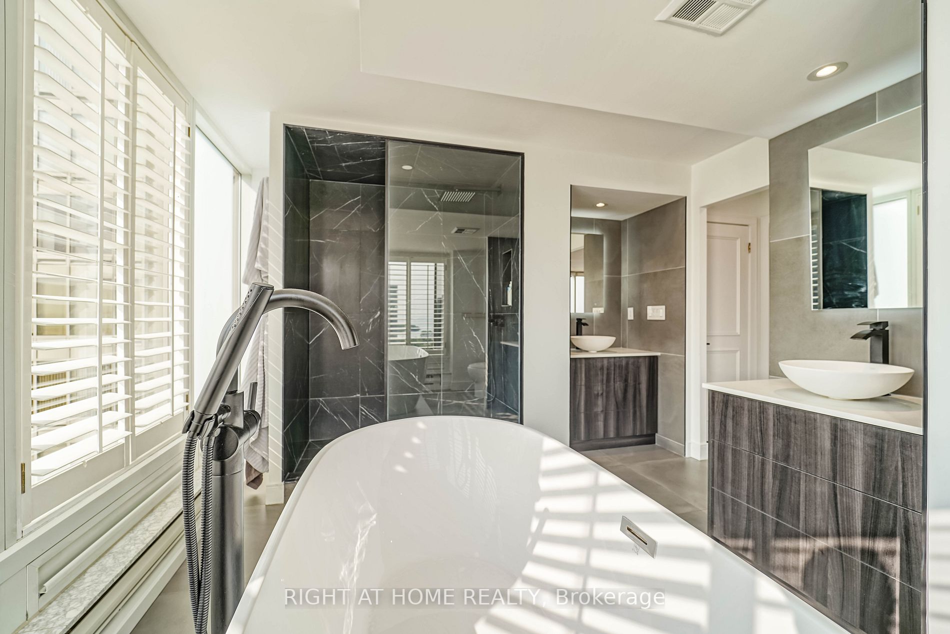 1 Palace Pier Crt, #3906