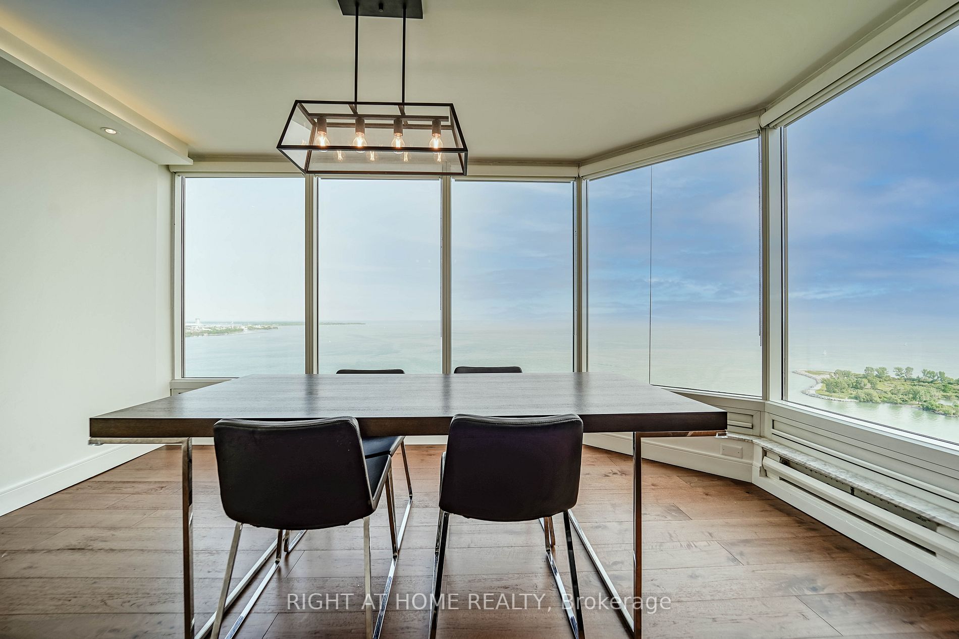 1 Palace Pier Crt, #3906