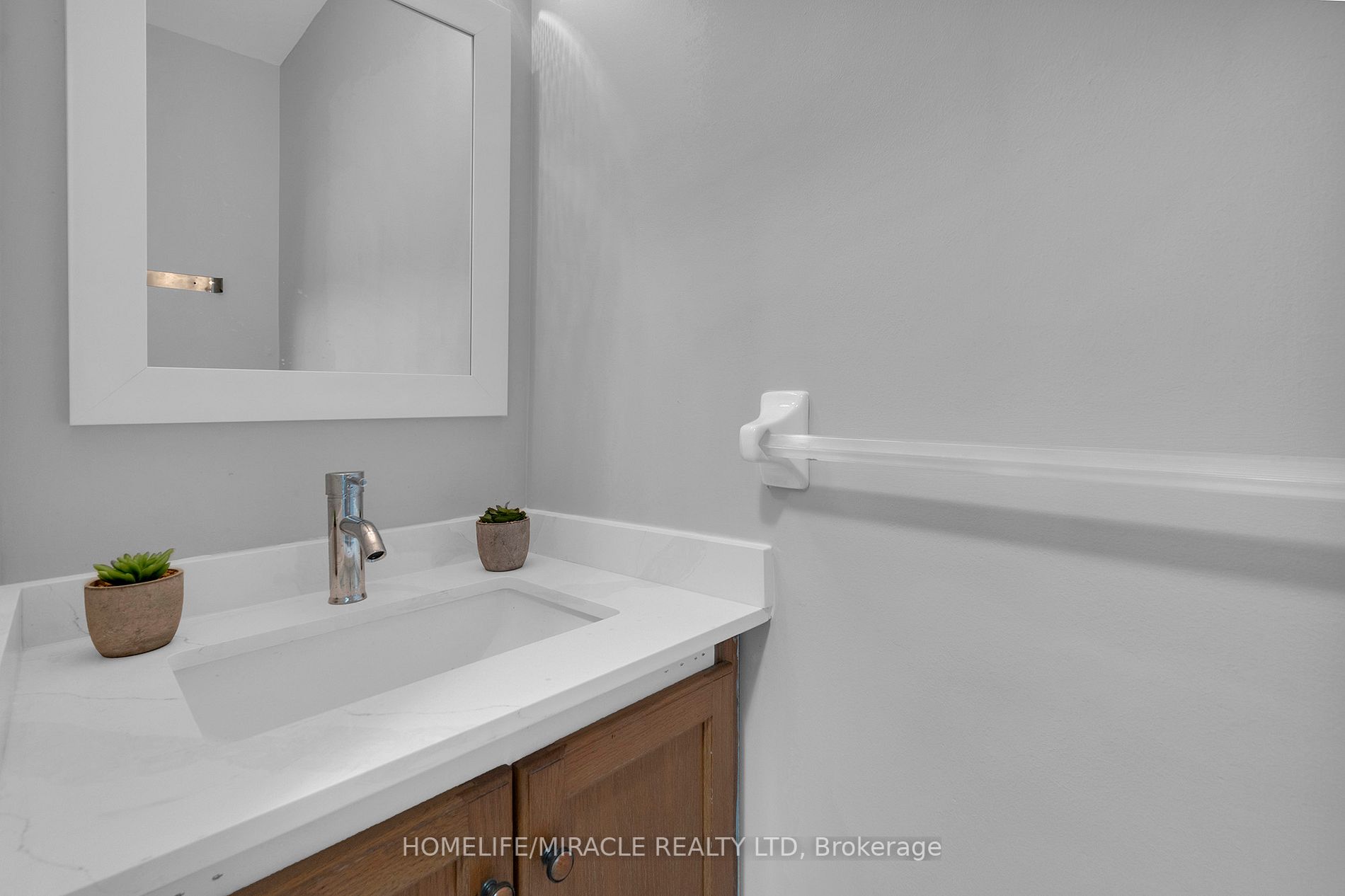 25 Red Clover Rd