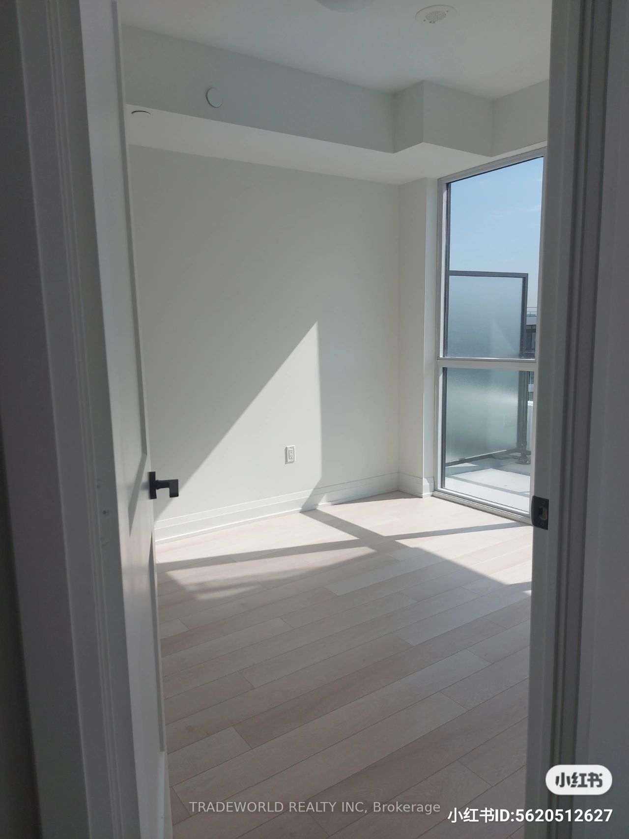 50 George Butchart Drive, #813