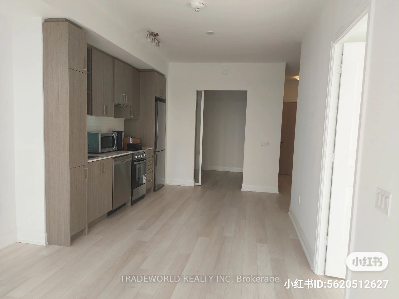 50 George Butchart Drive, #813