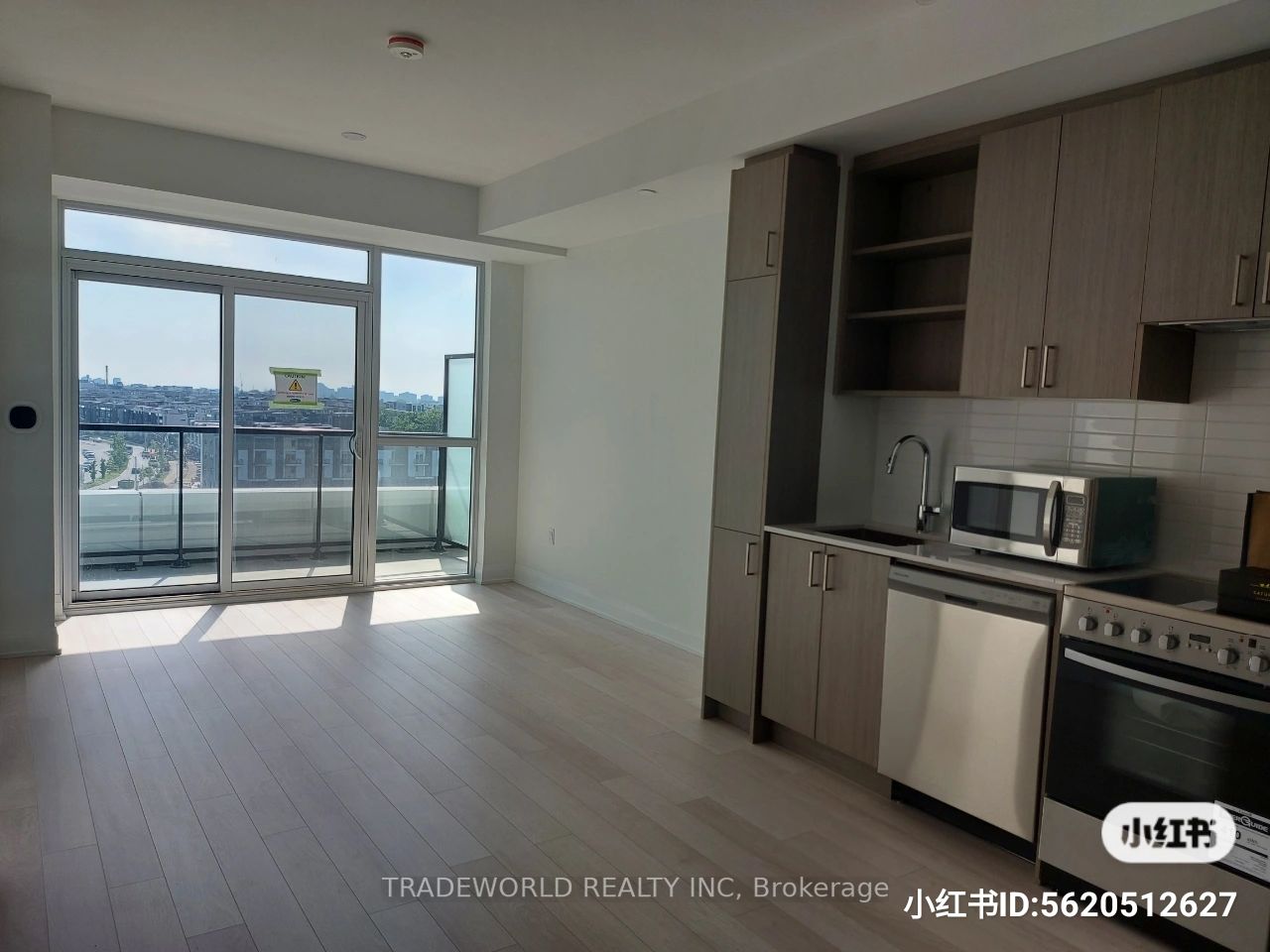 50 George Butchart Drive, #813