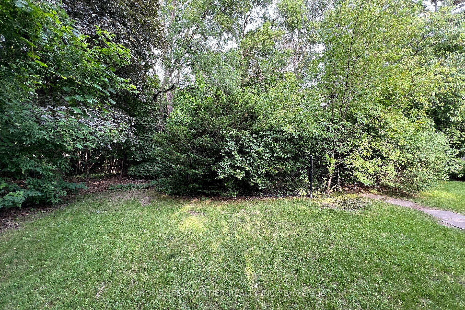 419 Martin Grove Rd