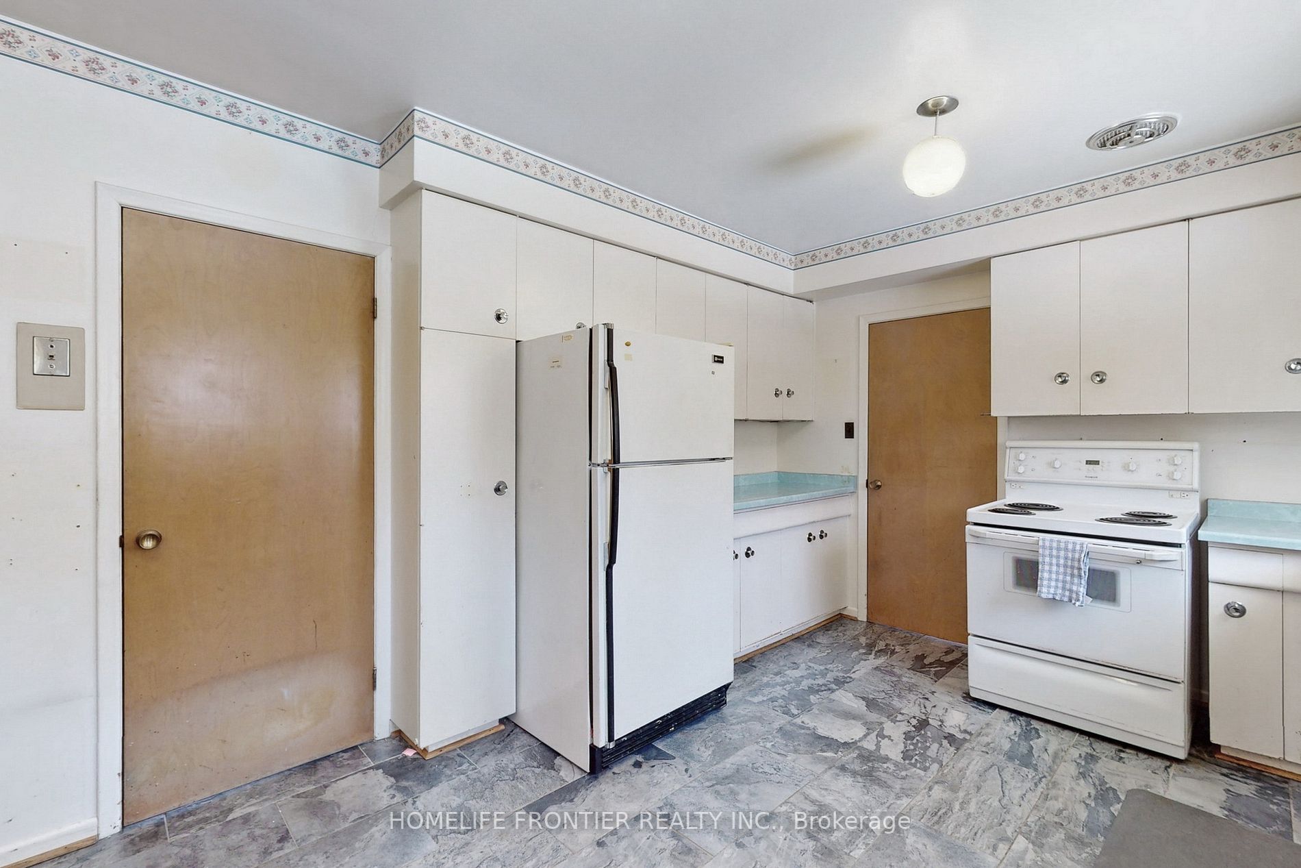 419 Martin Grove Rd