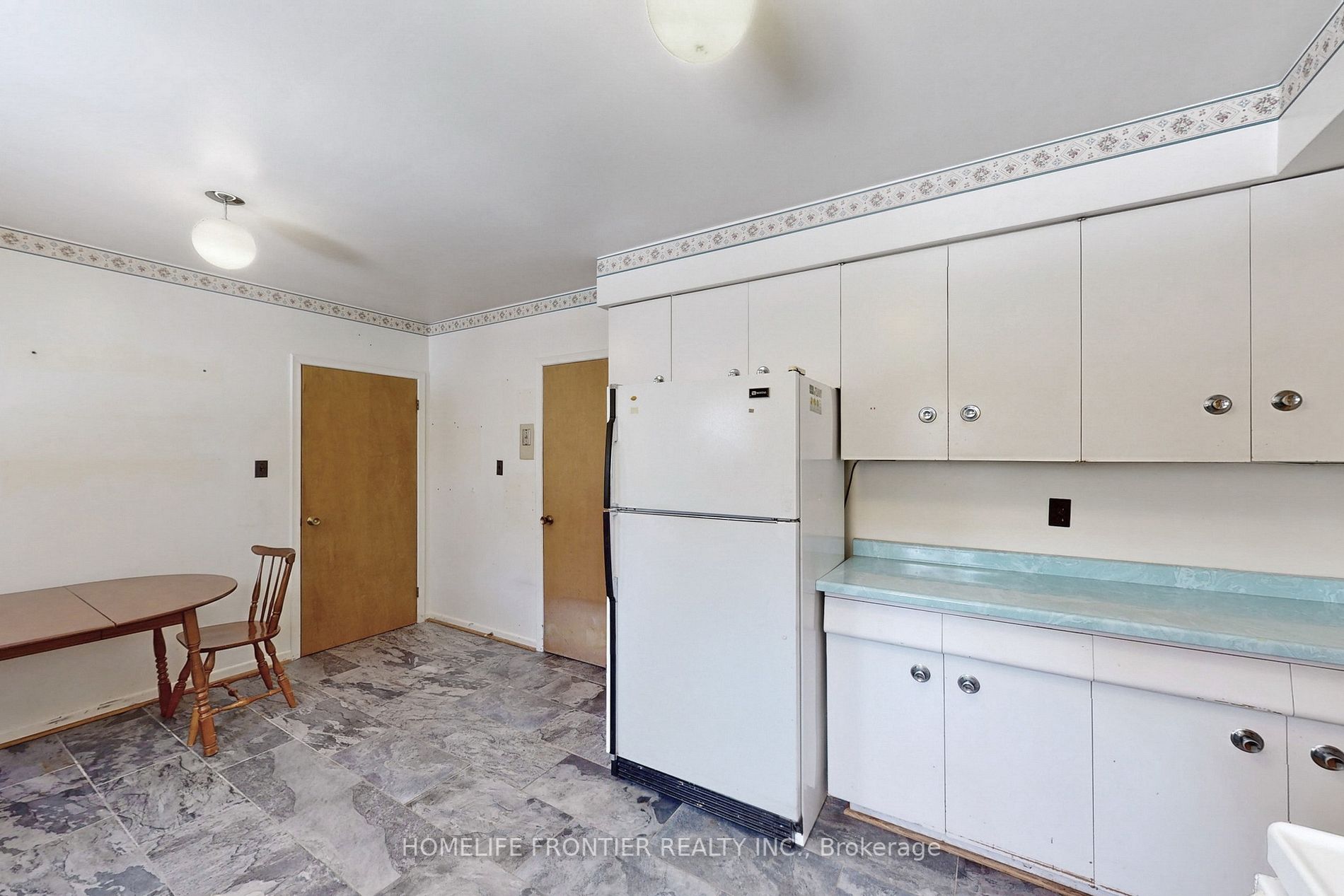 419 Martin Grove Rd