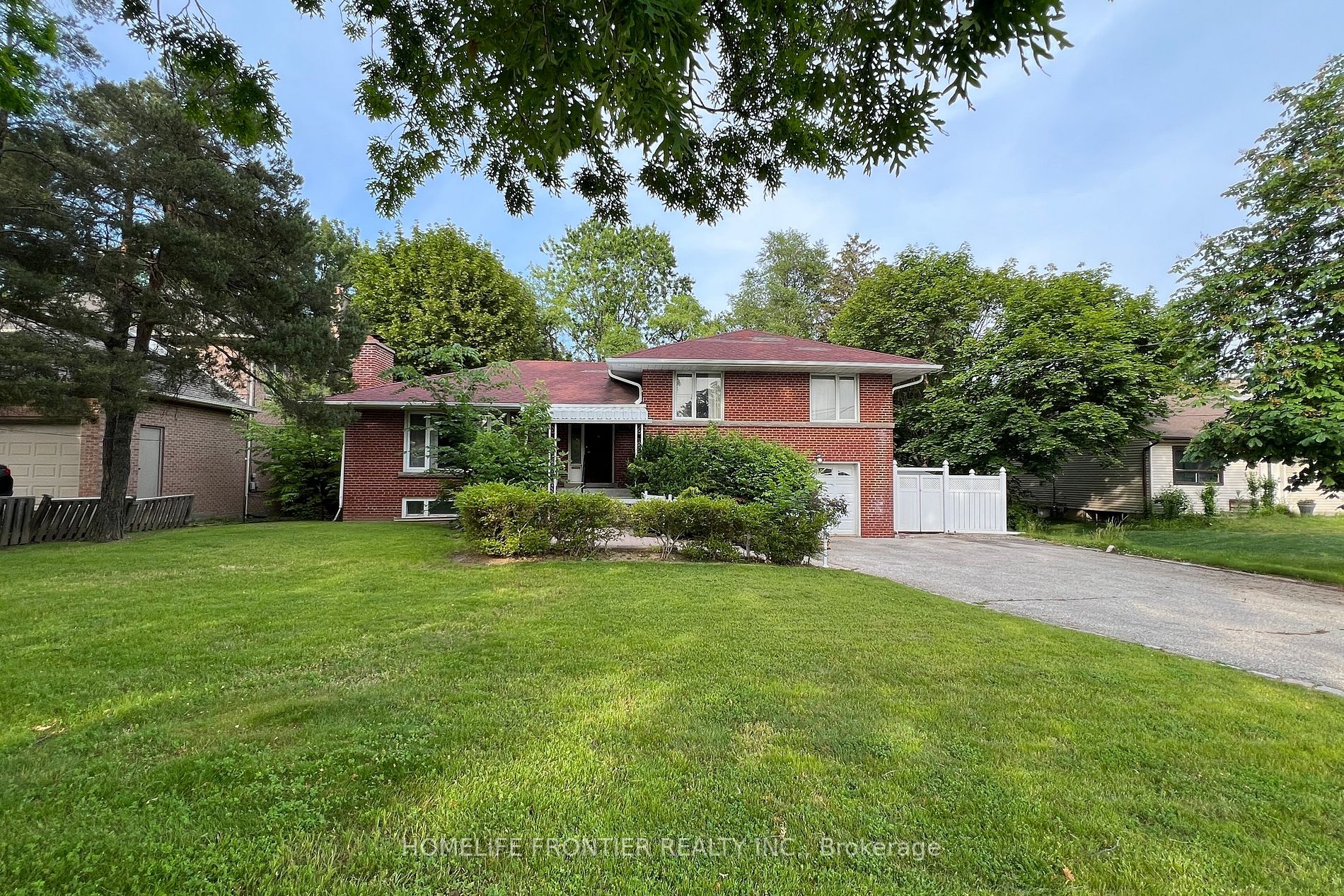 419 Martin Grove Rd