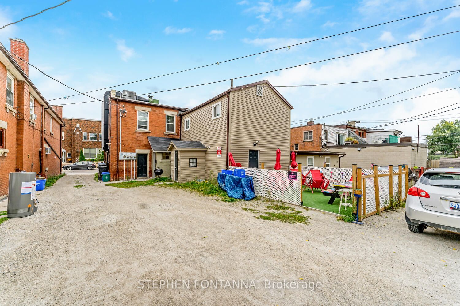 39 Mill St E