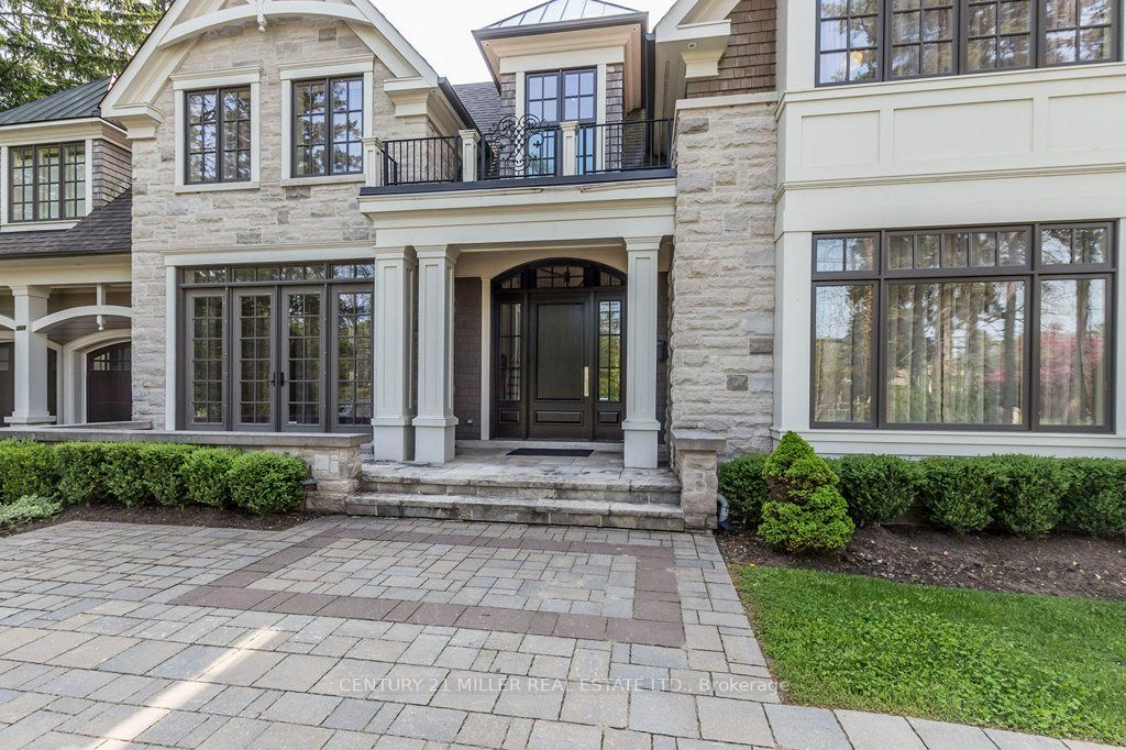 1031 Lakeshore Road W