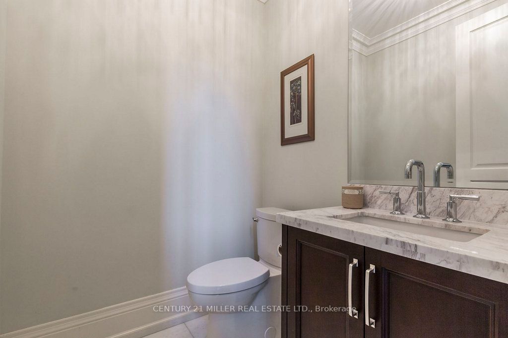 1031 Lakeshore Road W