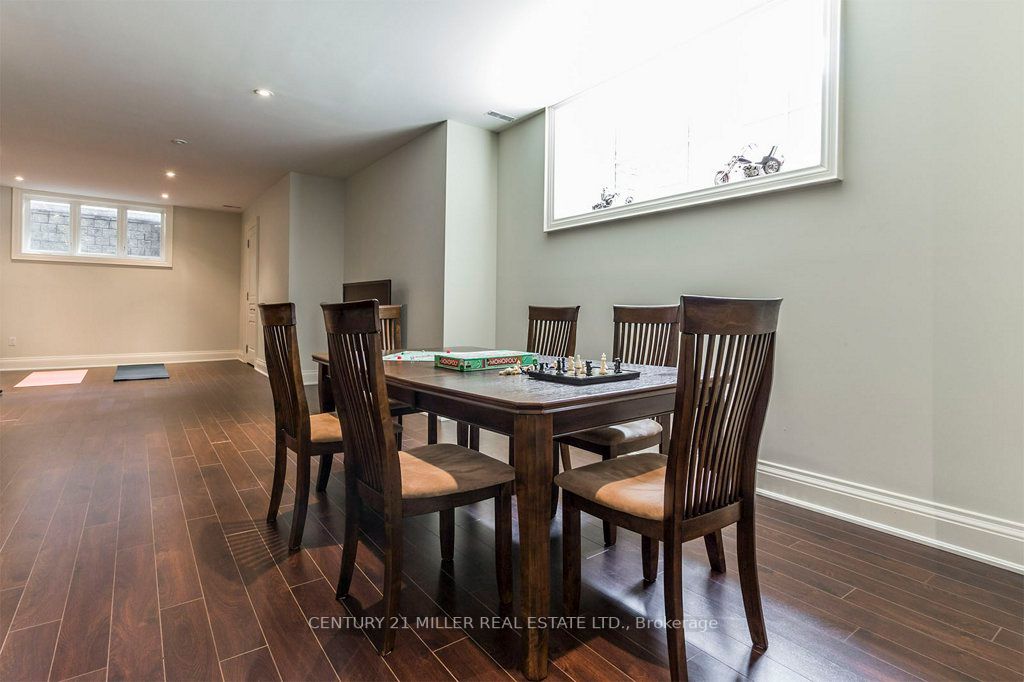 1031 Lakeshore Road W