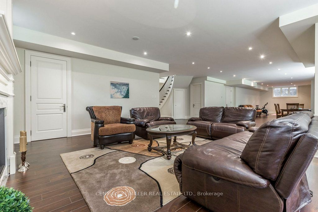 1031 Lakeshore Road W
