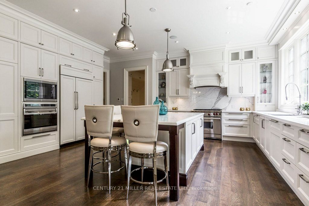 1031 Lakeshore Road W
